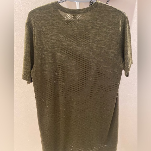 Lululemon shirt - Picture 5 of 5